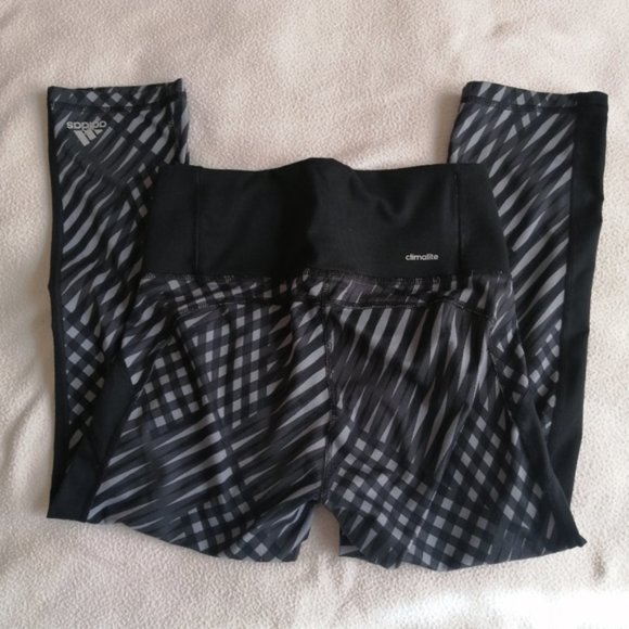 Adidas Gray & Black Printed High Rise Crop Capris Leggings - Picture 9 of 13